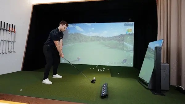 personal-indoor-golf-simulator-2.jpg