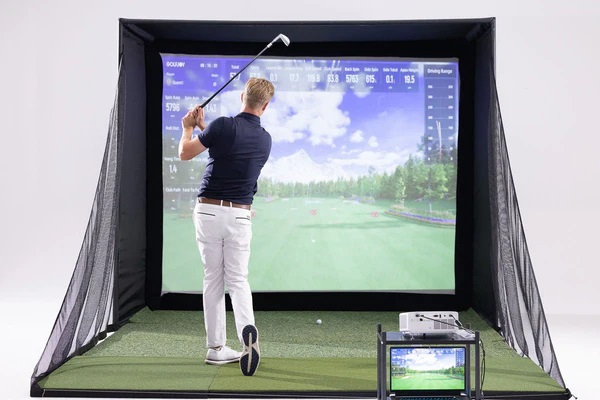 personal-indoor-golf-simulator-4.jpg