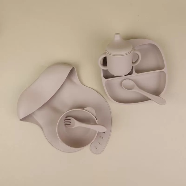 silicone-baby-feeding-set-1.jpg