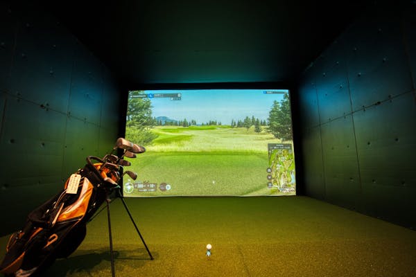 commercial-indoor-golf-simulator-2.jpeg