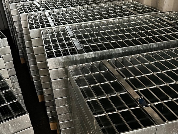 /uploads/image/2025/10/14/heavy-duty-grating-1.jpg heavy-duty-grating-1.jpg